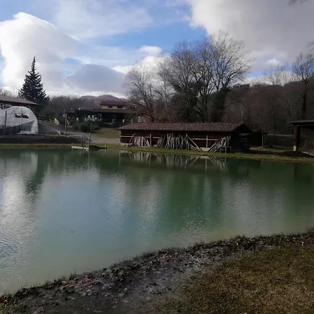 Bioagriturismo Tenuta Montenuovo *