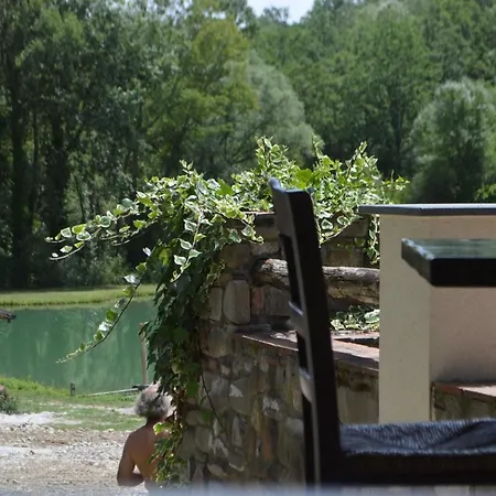 Bioagriturismo Tenuta Montenuovo * Calvera