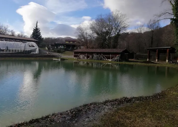 Bioagriturismo Tenuta Montenuovo *